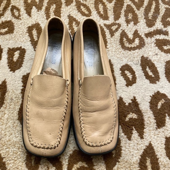 AEROSOLES leather Shoes Womens 8.5 moccasins flats comfort leather Tan Walking - Picture 1 of 11